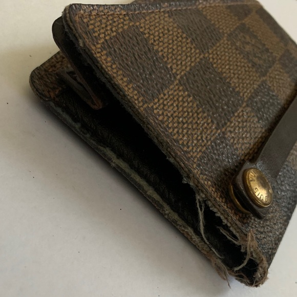 Vintage Louis Vuitton Card Holder in Damier Ebene - Picture 3 of 14